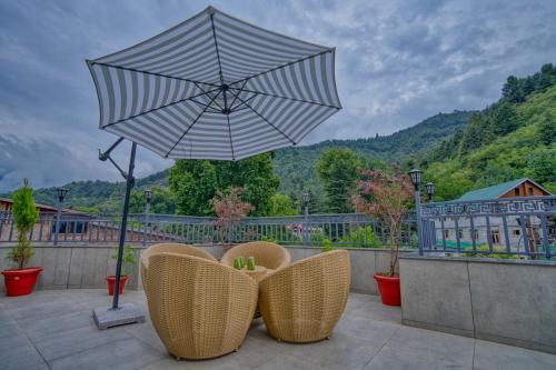Mountain Nest A Boutique Stay Near Dal Lake, Srinagar photo 5
