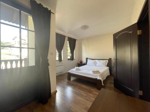 GeshaHillPark villas 32 in Kostenkovtsi