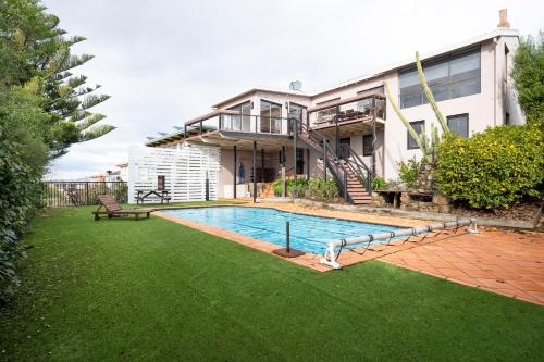 The Yard - Comfortable Home in Riverside