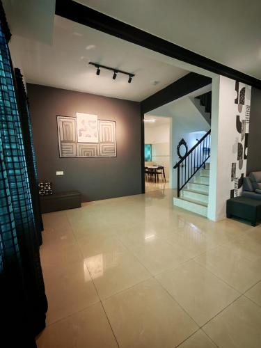 บ้านเดี่ยว 4 ห้องนอน 3 ห้องน้ำส่วนตัว ขนาด 213 ตร.ม. – ซิมปัง (Air-home M1 Simpang, 4BR, 10pax, Netflix) near ป้อมงะห์อิบราฮิม