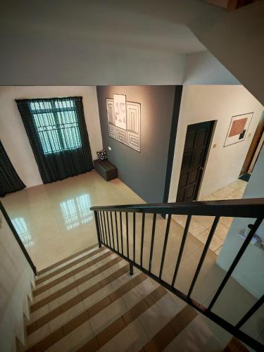 บ้านเดี่ยว 4 ห้องนอน 3 ห้องน้ำส่วนตัว ขนาด 213 ตร.ม. – ซิมปัง (Air-home M1 Simpang, 4BR, 10pax, Netflix) near ป้อมงะห์อิบราฮิม