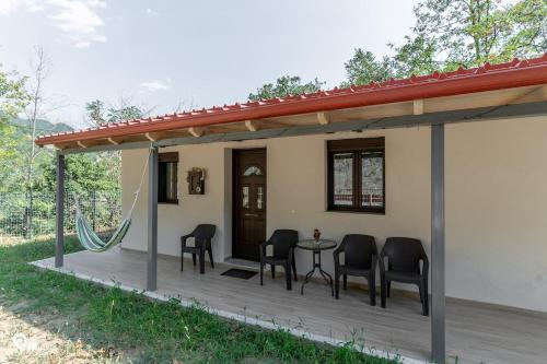 Myrtali's - Tzoumerka Mountain View Retreat in Agnanta