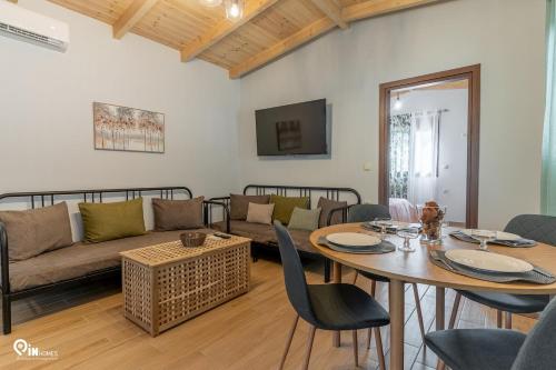 Myrtali's - Tzoumerka Mountain View Retreat in Agnanta