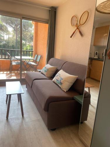 Appartement refait a neuf avec piscine et parking au mileu des golfs de Valescure near Douce Quietude