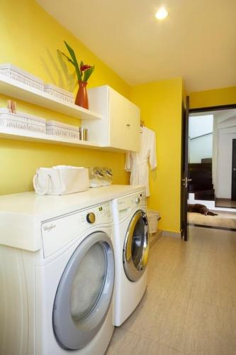 Situated on a beautiful quiet block overlooking the water, Cancún (fotografie 2)