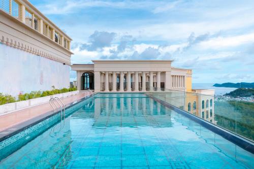 Capella Apartment Ocean View- Hillside Phu Quoc - 수영장