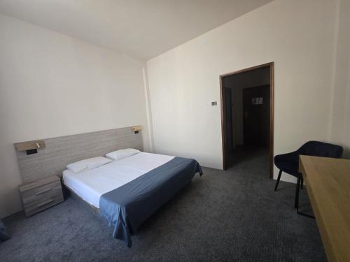 1 double bed