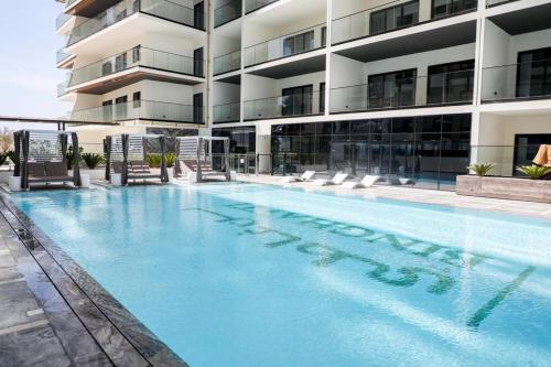 Silk Valley - Brand New 3b With Community View - image 4