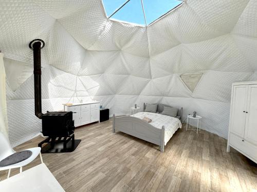 Bubble House glamping telk in Kiruvere