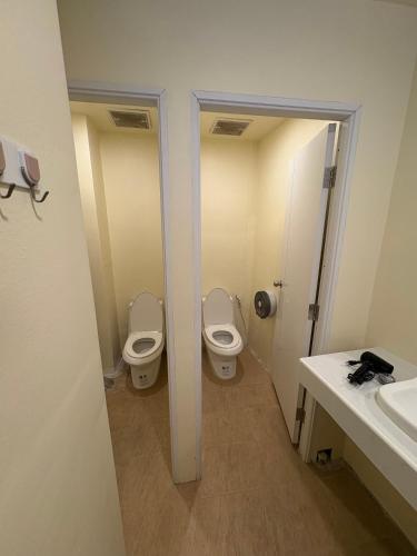 Nomad Yard Hostel - image 9