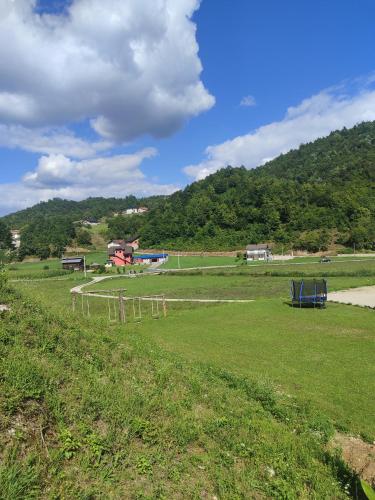 Vikednica ZEA in Martin Brod