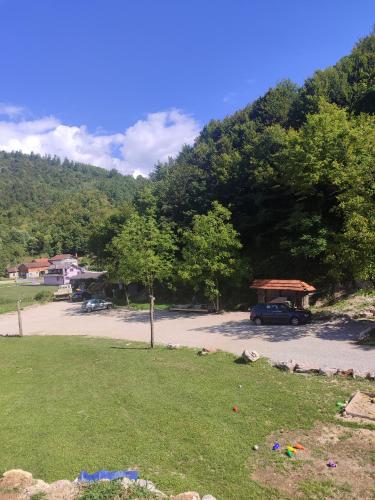 Vikednica ZEA in Martin Brod