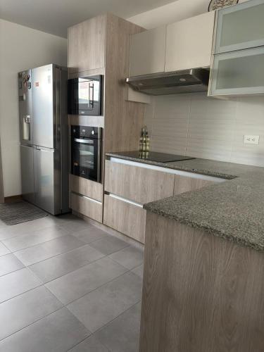 ห้องครัว, Hermosa Casa en Tumbaco ! Cerca del aeropuerto de Quito y cerca de cumbaya ! in ตุมบาโก