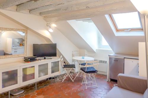 Saint Paul, rue Pavee, duplex - ID 1049, Parigi