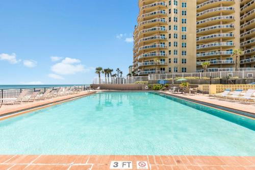 Newly Remodeled Beachfront Studio with Pool in Daytona Beach, USA