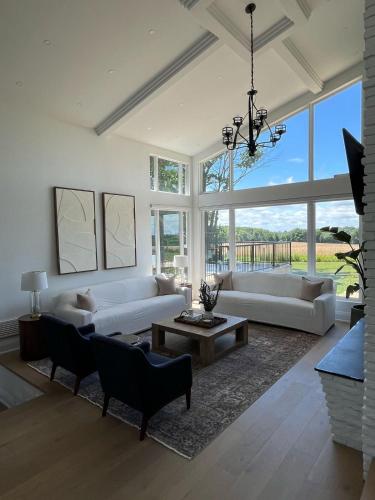 Country Elegance Near GTA