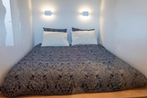Cozy Paris Flat near Saint-Germain & Luxembourg Gardens - image 2