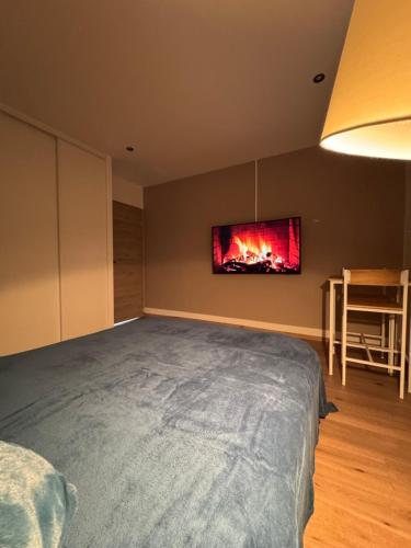 Comme à la maison - Chambre et salle de bain privée & petit déjeuner (Comme a la maison - Chambre et salle de bain privee & petit dejeuner) in Poligny