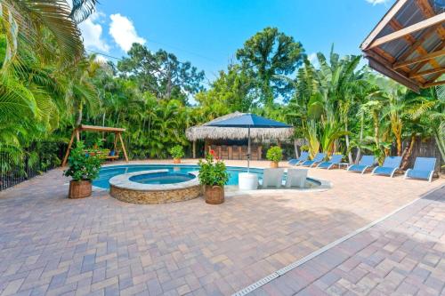 Pool Paradise - Gym, Sauna, Bar in Gulfport (FL)
