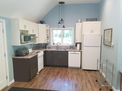 Konyha, Cottage at Millpond Falls - A Romantic Escape in Warwick (NY)