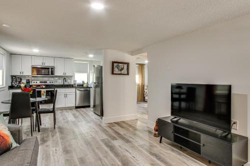 2 Mi to USC Campus Peaceful Apartment with Yard in เวสต์ โคลัมเบีย (SC)