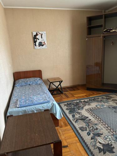 Three-room apartment in the center - image 5
