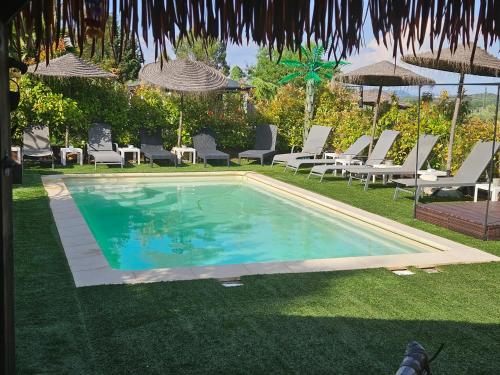 EVGmazetsyurt piscine lapicholine gîte à louer La Lauzade