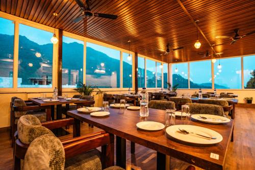 Tripli Hotels Ganga Heaven Rishikesh - Laxman Jhula in Tapovan