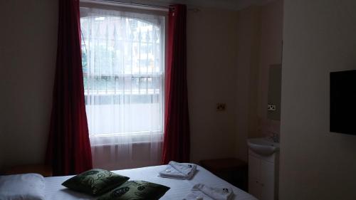 Kensington and Chelsea grand apartment - image 7