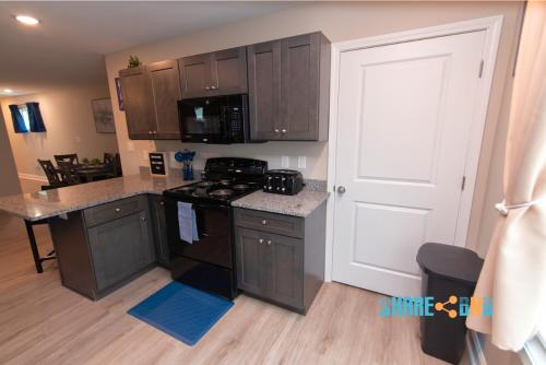 Military-ready 6br Furnished Duplex Stay in ג'קסונויל(אי אר)