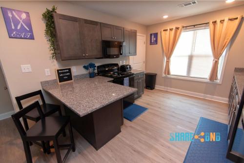 Military-ready 6br Furnished Duplex Stay in ג'קסונויל(אי אר)