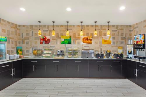 Еда и напитки, Quality Inn & Suites Plano East - Richardson in Плано