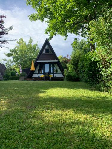 Außergewöhnliches Ferienhaus mit Bergblick und Garten in Seenähe, Immenstaad am Bodensee