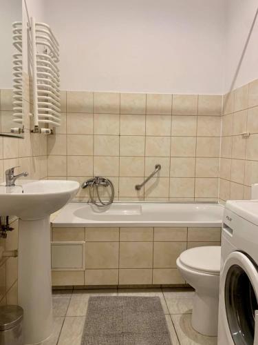 Enios Rooms ul Jana kochanowskiego 26, Cracovia (foto 9)