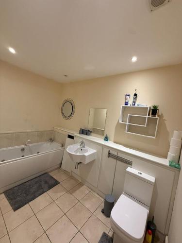 2 Bedroom by JL Airport & Retail near Istanbul Barbecue & Bistro Woolton