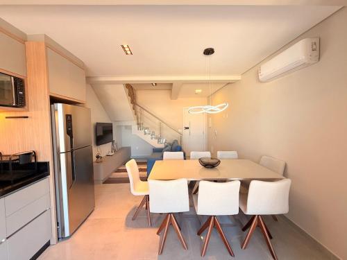 Apê Blue | 3 quartos | 800m do Costão do Santinho (Ape Blue | 3 quartos | 800m do Costao do Santinho) in Santinho Beach