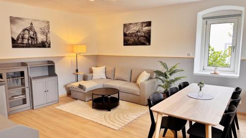 Das Markt 28 - Stilvolles Ferienhaus mit Garten in Kirchberg nahe Wexl Arena in Kirchberg am Wechsel, Österreich