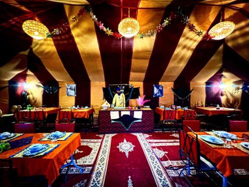 Restaurant, Merzouga Ideal Luxury Camp in Merzouga
