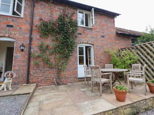 Bryn Howell Stables - image 4