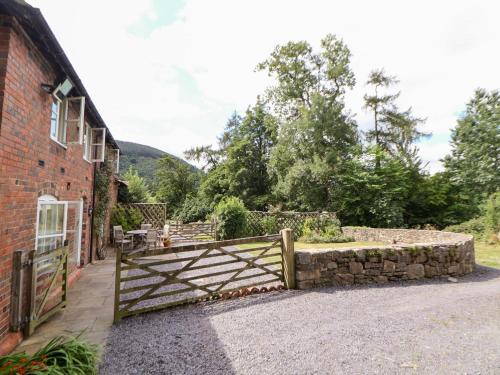 Bryn Howell Stables - image 8