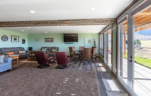 Peaks Paradise - Mtn Views - Hot tub - Game room in Alpine (WY)
