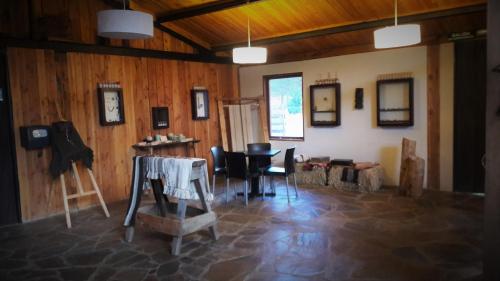 Veikali, Paralelo 42° Lodge in El Maitena