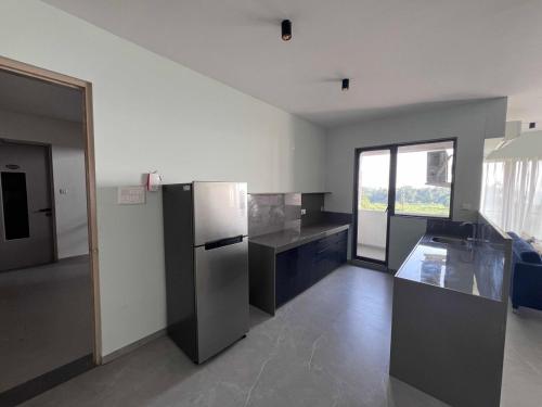 2 Bed room entire apt on beach for family in ฏิทาล