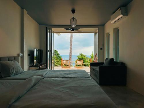 Palm Dance Residence in June Juea Bay