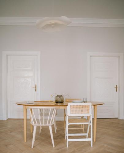 บริการและสิ่งอำนวยความสะดวก, Arkanum Studio in อาลเทนบวร์ก