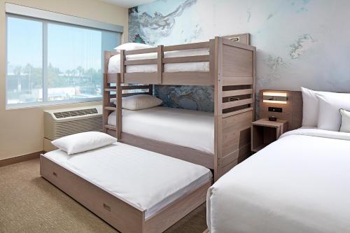 Fairfield by Marriott Inn & Suites Anaheim Theme Park / Convention Area – Anaheim, CA