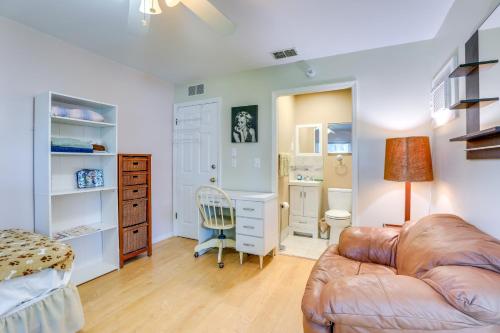 Walkable Studio in Pinellas Park with Desk and Patio, San Petersburgo (foto 2)