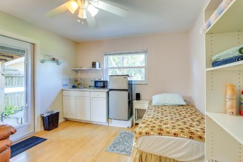 Walkable Studio in Pinellas Park with Desk and Patio, San Petersburgo (foto 6)