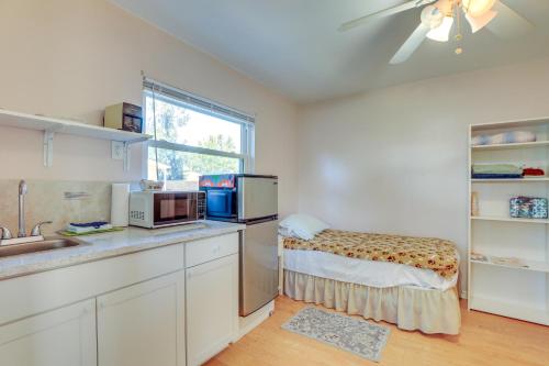 Walkable Studio in Pinellas Park with Desk and Patio, San Petersburgo (foto 8)