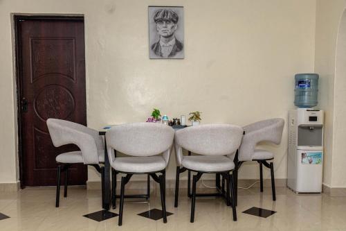 Coles Residence & Suites - 1 Bedroom Ensuite in เอลดอเรต